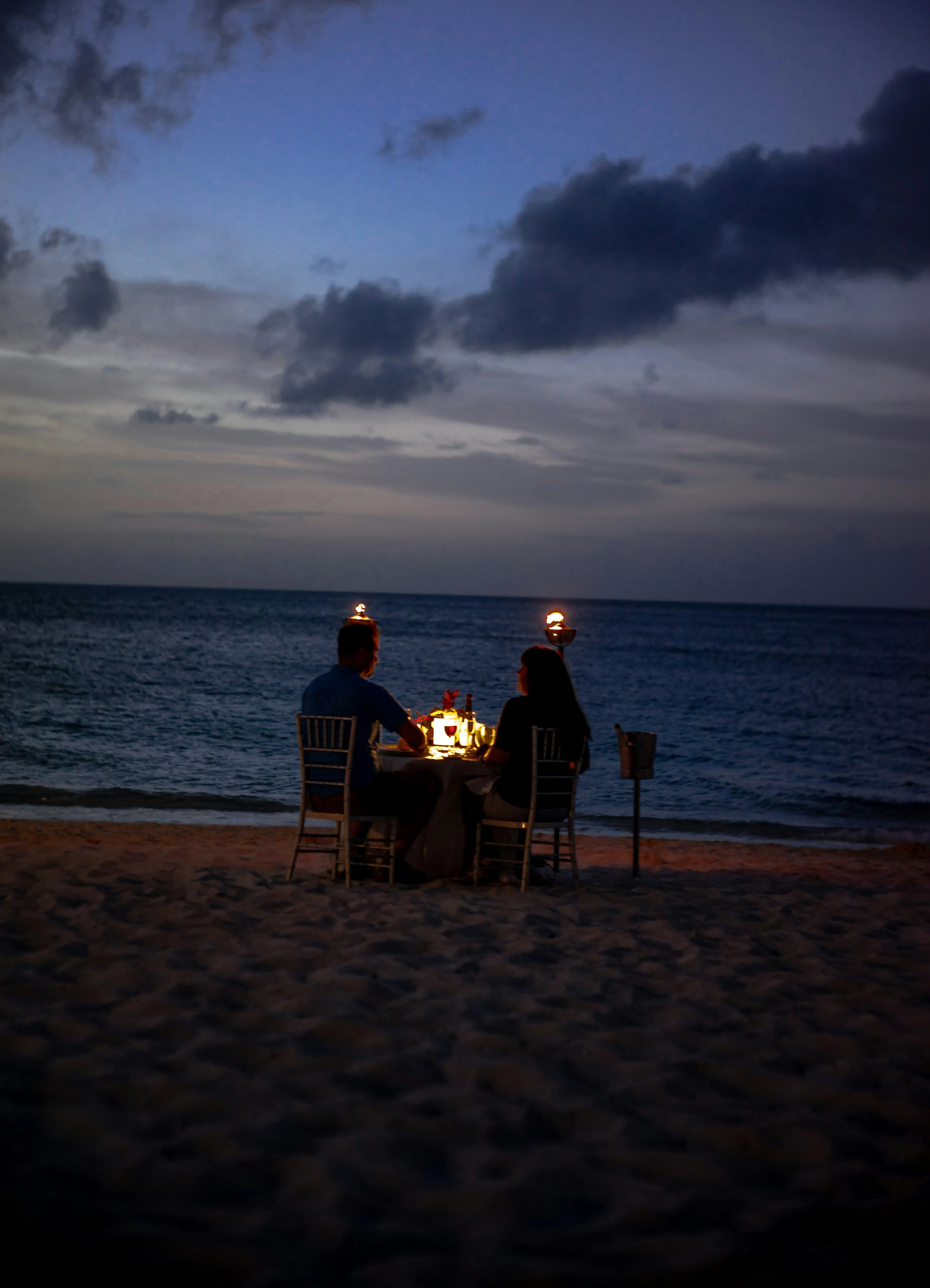 Romantic Honeymoon Restaurant in Bali with Clifftop Sunset View